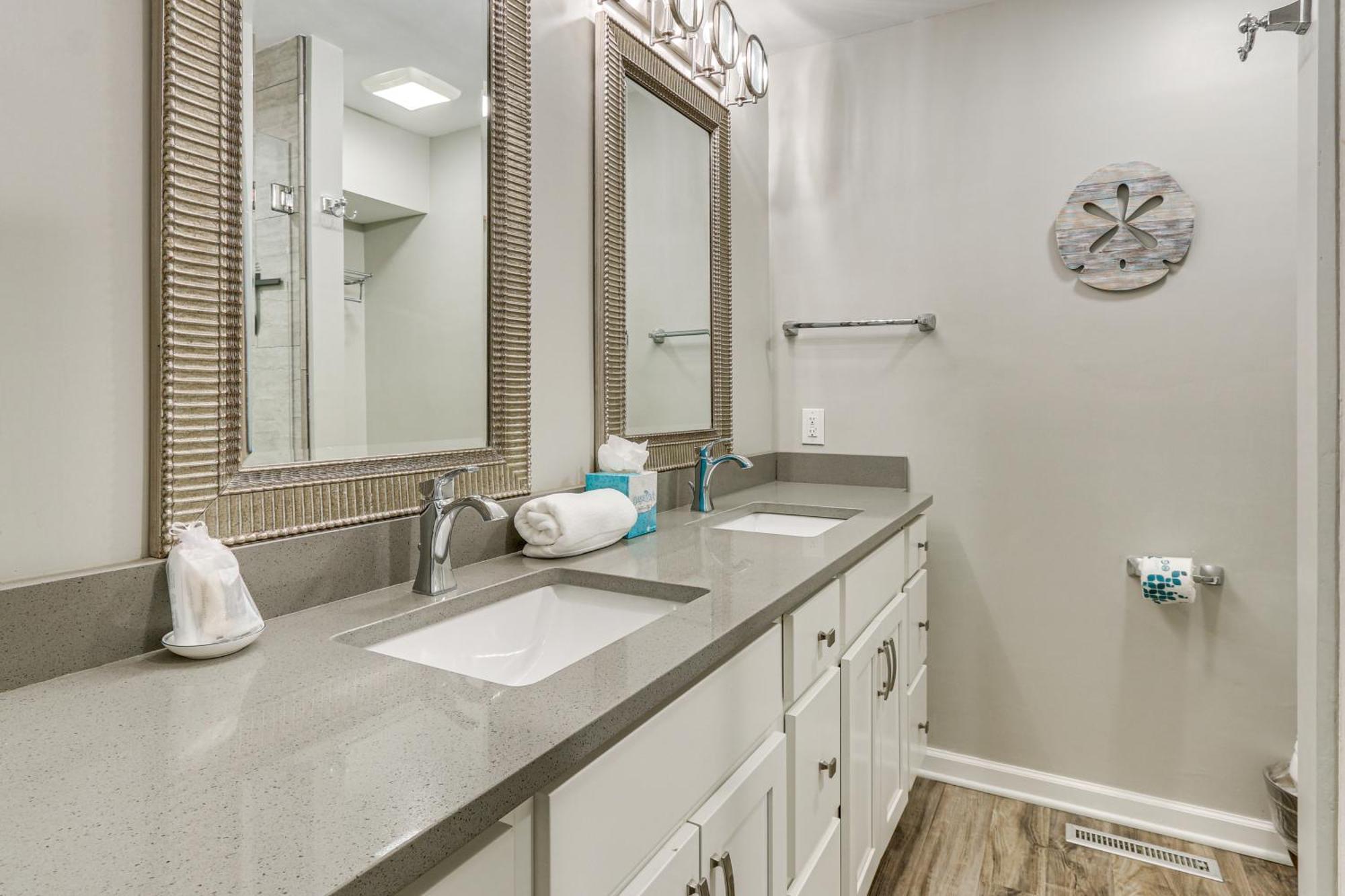 Modern Hilton Head Retreat Walk To Beach And Golf! Хилтон-Хед-Айленд Экстерьер фото