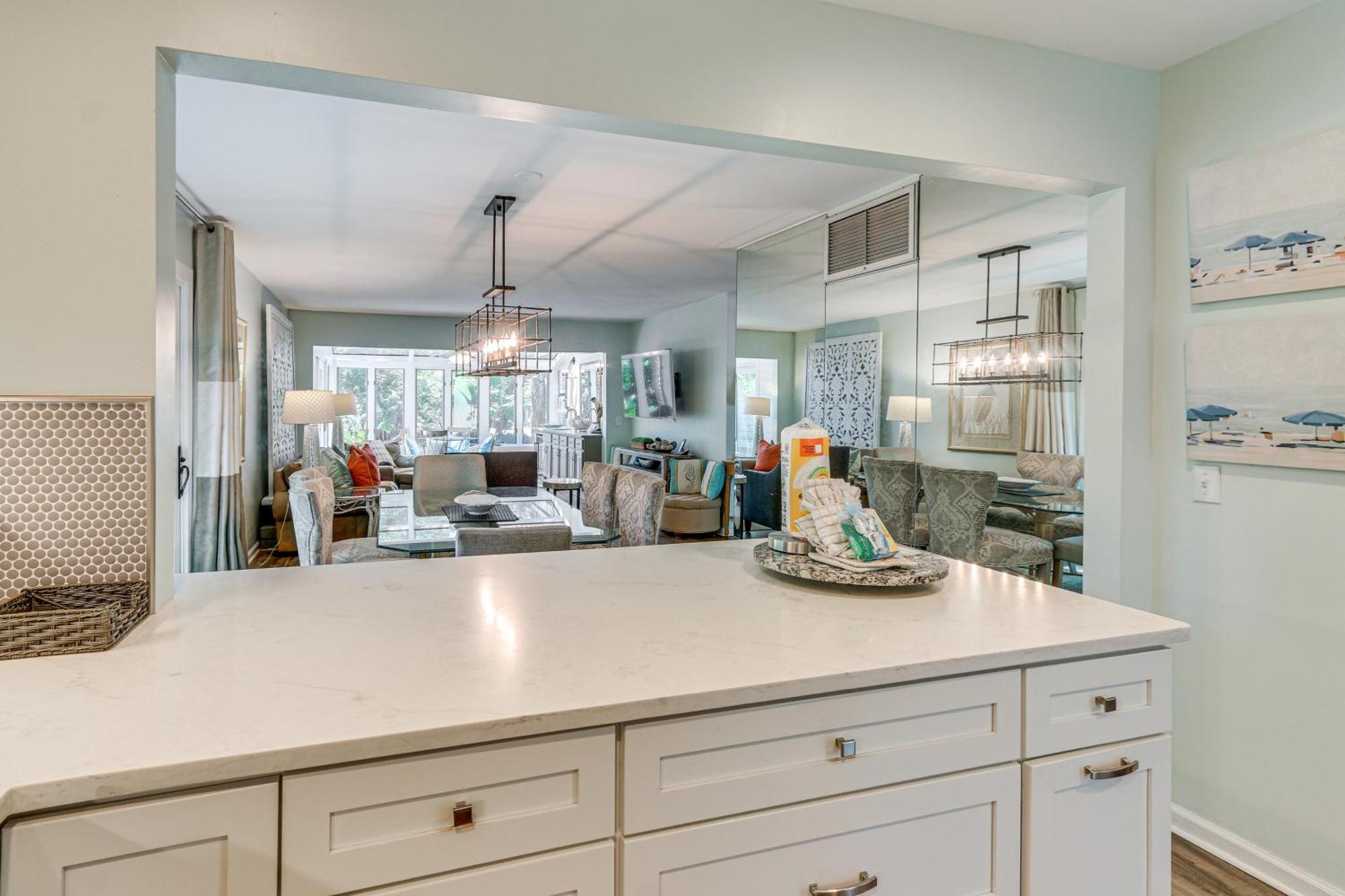 Modern Hilton Head Retreat Walk To Beach And Golf! Хилтон-Хед-Айленд Экстерьер фото