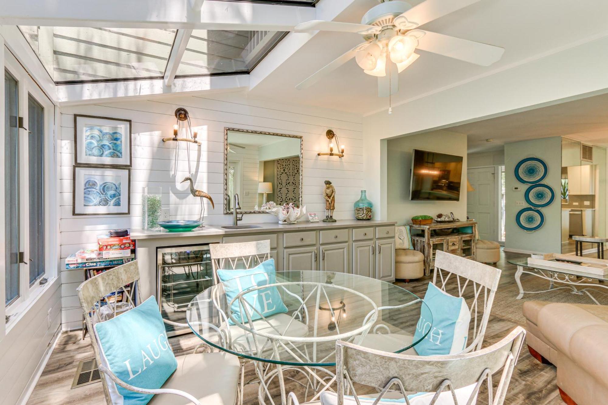 Modern Hilton Head Retreat Walk To Beach And Golf! Хилтон-Хед-Айленд Экстерьер фото
