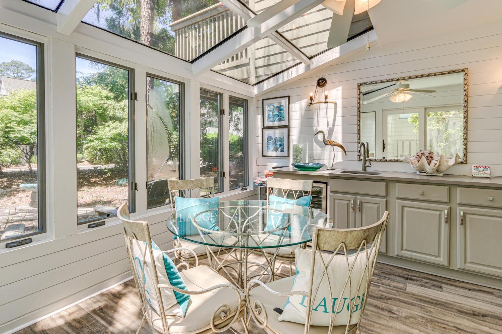 Modern Hilton Head Retreat Walk To Beach And Golf! Хилтон-Хед-Айленд Экстерьер фото